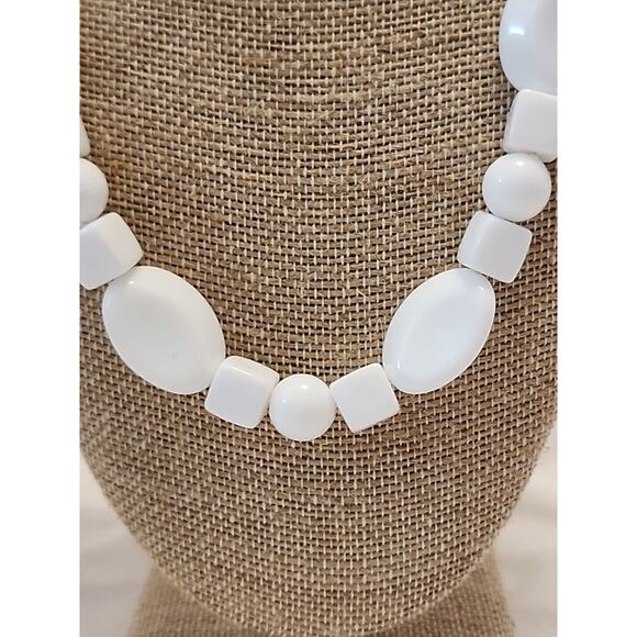 Retro Geometric Square Round White Plastic Beaded Necklace 19" Vintage Inspired - Picture 2 of 7